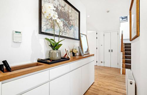 Classy 5BR Roof Terraced Fully AC Kensington House - Foto 58