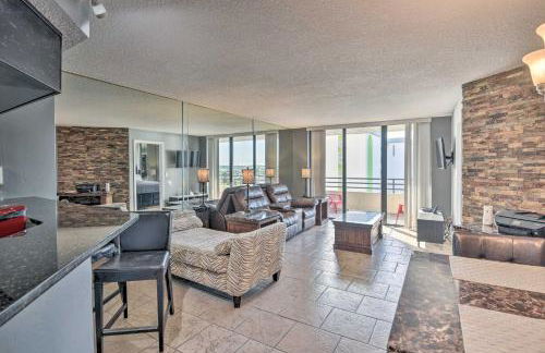 Sleek Beachfront Getaway with Community Perks! - Foto 4