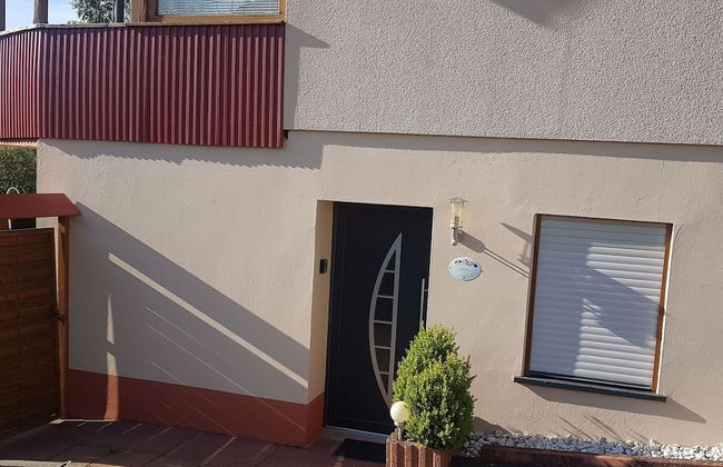 Modern Holiday Apartment With Large Garden Near the River Moselle - Photo 26