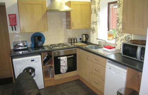 Romeo Cottage - Sleeps 4 - Open Plan Barn - Private Hot Tub & Garden - Foto 21