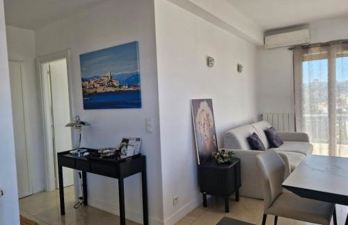 Large 3-bedroom apartment Port Vauban - Foto 33