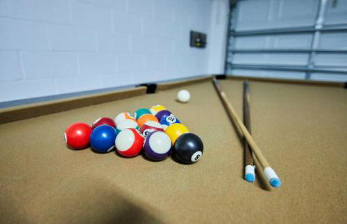 Spacious 6BR Villa with King Beds, Pool & Spa - Foto 42