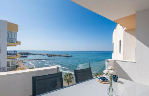 In front of SEA & CENTER - Foto 1