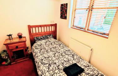 Detached House with Gated Parking in Whalley Range, Near Manchester City Centre - Foto 25