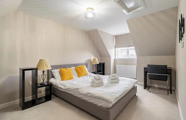 Charming 3 Bed Home in Stepps, Glasgow - Garden & Patio - Photo 14