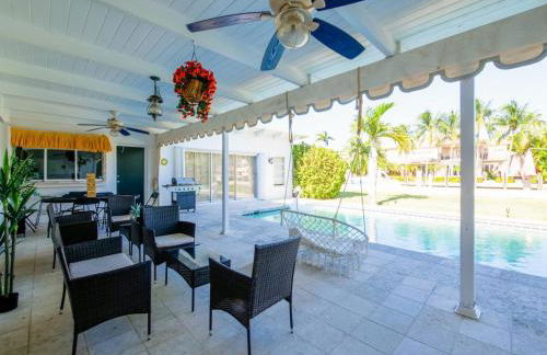 3BD Tropical Luxe Stay with Pool, Gameroom and Grill - Foto 12