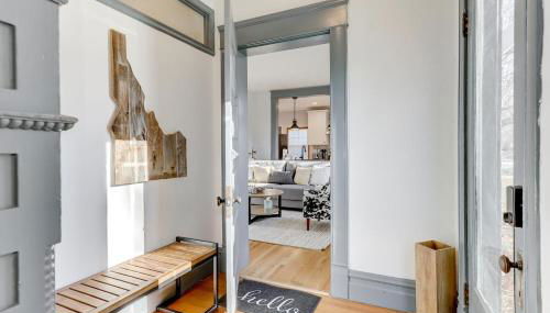 Cozy North End Farmhouse Easy walk to Downtown - Photo 3