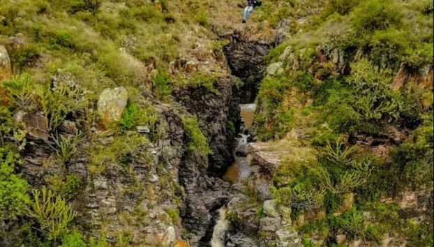 Sorvolando il canyon dell'Aquila dalla Coda Rossa