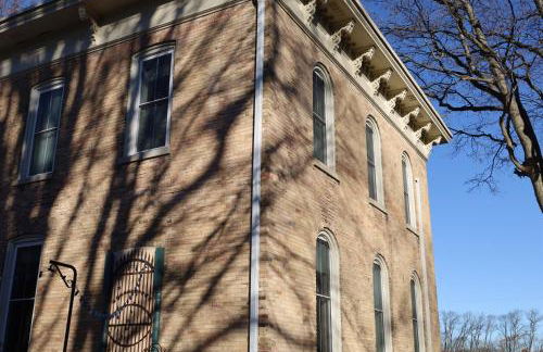 Restored historic home near ND and Amish Country - Foto 51