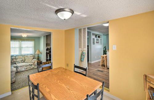 Peaceful Satsuma Escape with Dunns Creek Access - Foto 10