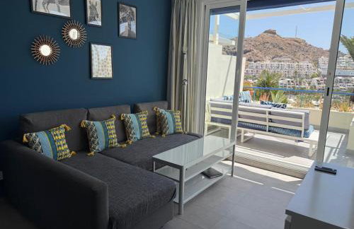 MOGAN PEARL - SEA VIEW - DOUBLE TERRACE - HEATED POOL -BEACH - 1gb WIFI - Calm and green Complex - AIR CONDITIONING - Foto 3