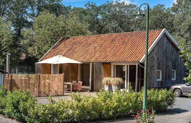 Serene Holiday Home in Haaksbergen With Hottub - Foto 19