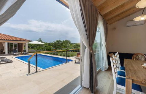 Beautiful Home In Kunj With Wifi - Photo 24