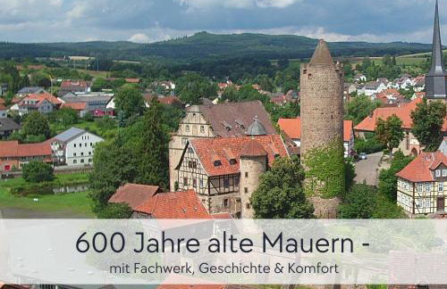 GRÄFIN MARTHA MARIA - stilvolles Apartment in der historischen Hinterburg Schlitz - mit Aufzug, Parkplatz, E-Ladestation & Garten - Fulda, Alsfeld, Bad Hersfeld 25-30 Min - Hunde willkommen - Foto 9