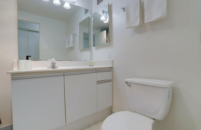 Stylish Comfort Condo in Crystal City - Photo 27