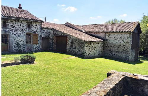 la longère du plessis Mornay, 30 min du Puy du fo, wifi, parking, jardin - Foto 22