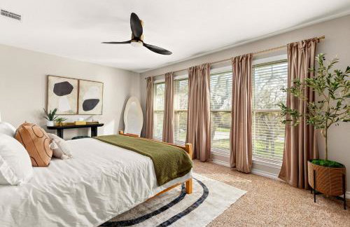 Lux 5BR gem with Heated Pool, SPA, and Outdoor Movie Theater - Foto 19