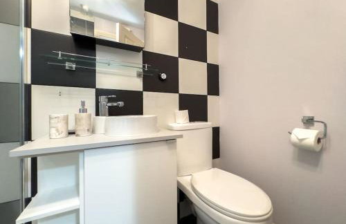 Last-Minute Specials l Modern 2 Double Bed Apartment for 5 Guests l Hofin Stays Short Lets & Serviced Accommodation - Foto 14