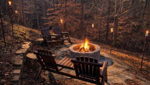 4 BR Mountain Cabin with Hot Tub & Fire Pit in GA - Foto 4
