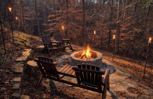 4 BR Mountain Cabin with Hot Tub & Fire Pit in GA - Foto 4