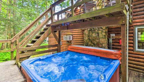 Secluded and Quiet Pocono Mountain Cabin with Hot Tub! - Foto 1