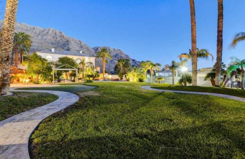 Villa with Pickleball - BB court - Pool - Foto 59