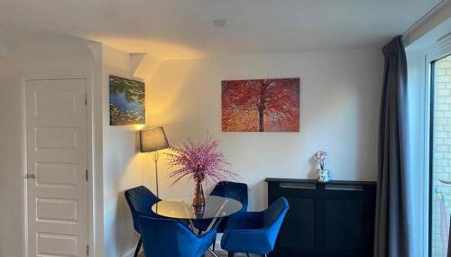 Homely, Cosy & Contemporary 4 BDR house with Garden & Parking 5 mins drive to Addenbrookes & Papworth hospitals & Bio Medical campus - Foto 5