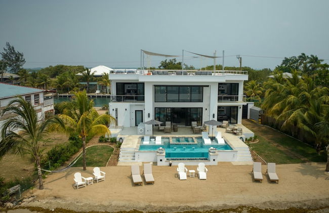 Spacious 4-bed Villa in Placencia Village w Pool - Foto 46