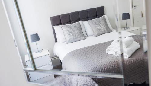 Leicester Square Apartment - Photo 3