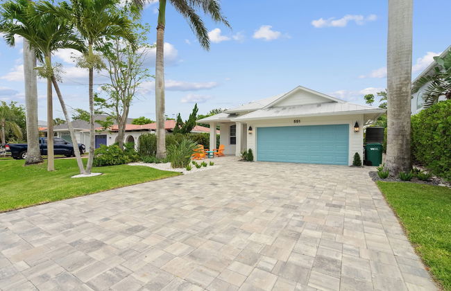 Sardinia Vacation Rental: Delightful Coastal Home near Vanderbilt Beach. Relax in a Private Pool and Spacious 4-BR Retreat with Modern Amenities. Ideal for Families. Minutes from Mercato and Local Attractions - Foto 40