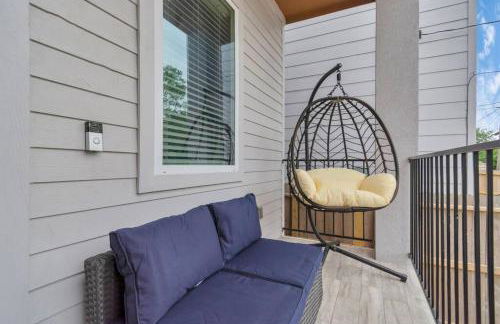 CAMP OUT - Big Backyard - 5mins To Downtown - Foto 28