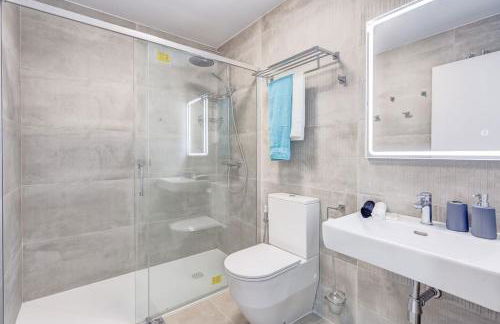 Luxury apartment. Heated Pool. AC. Ocean view! - Foto 20