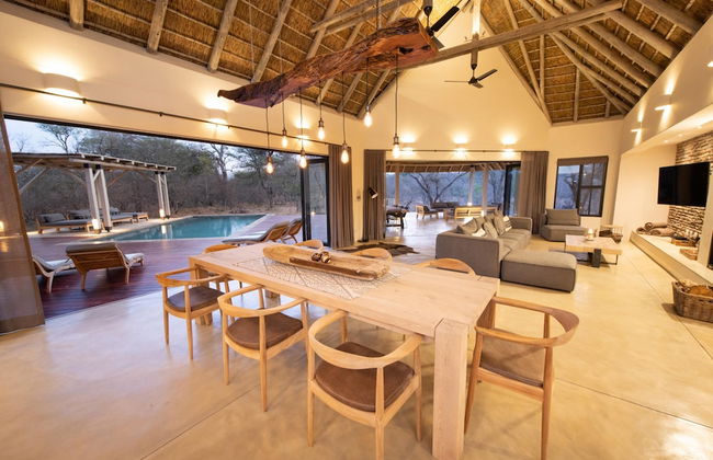 Villa Appelblaar Luxury 4 Bedroom Villa Home in the South African Bush - Photo 41