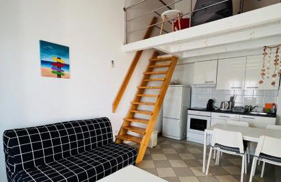 Sun n' Fun Apartments with Pool - Photo 13