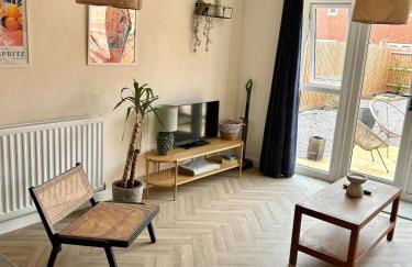 New 2 Bed House in Drakelow, Staffordshire - Photo 1