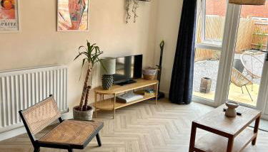 New 2 Bed House in Drakelow, Staffordshire - Foto 1