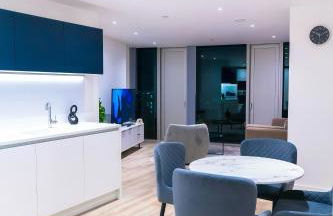 Modern 2 Bed Penthouse with Stunning views in Manchester City Center - Foto 22