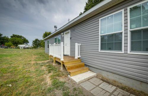 Efficiently Equipped Lewis Home Deck and Gas Grill! - Foto 24