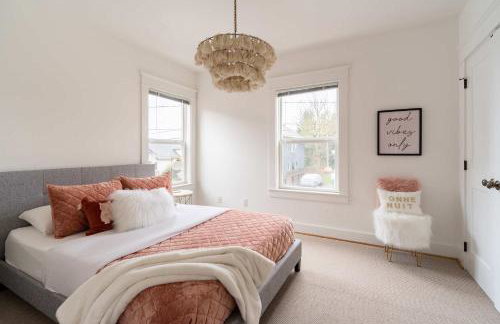 The Bohemian Spirit - Live Music, Eateries & Bars - Foto 3