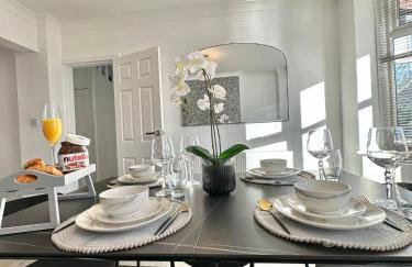 Luxurious family home in West Midlands - Photo 5