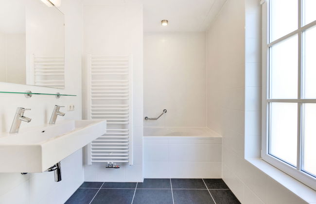 3 bedroom House in Noordwijk with garden and terrace - Photo 10