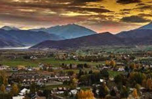 Midway to Heaven! BRAND NEW 5 bed 4.5 bath, HOTTUB - Photo 12