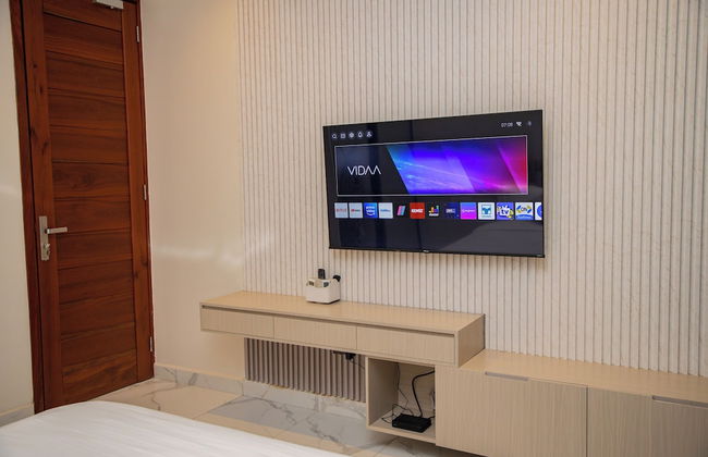 unreal homes - Photo 11