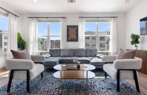 Bright Spacious 2BR 2BA Open Layout - Foto 1