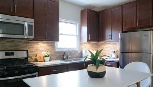 3BR Apartment Cozy, Great Location & Pet-Friendly- Central Stylish - Foto 2