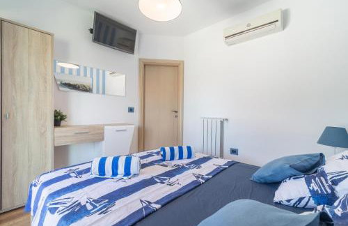 Superb villa Maxima with private pool, sauna, jacuzzi, playground for up to 18 persons, extra pool heating available - Foto 28