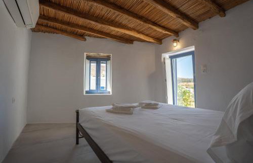 Traditional White House - Photo 6