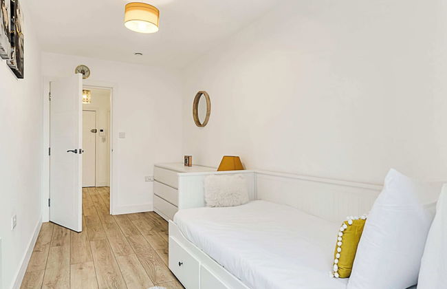 Newly Furnished and Bright Home - Foto 2