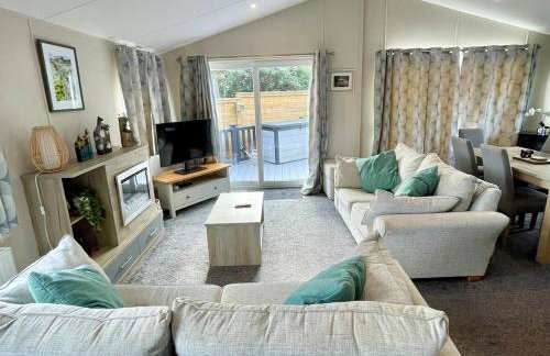 Elegant Lodge in Peaceful Holiday Resort - Photo 48