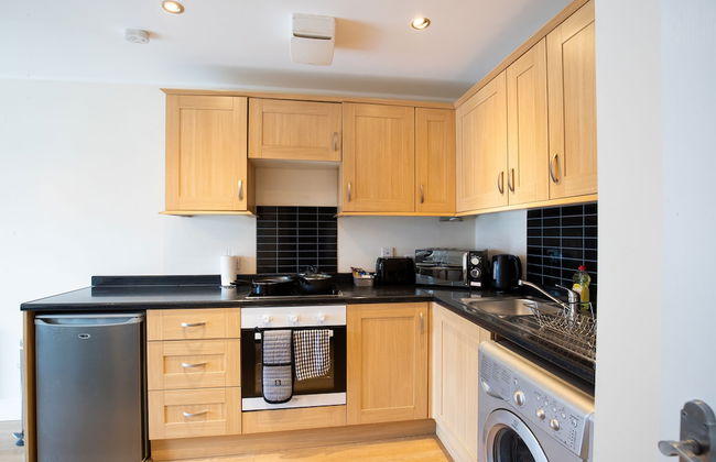 Velvet 1-bedroom Apartment With Balcony, Hoddesdon - Foto 14
